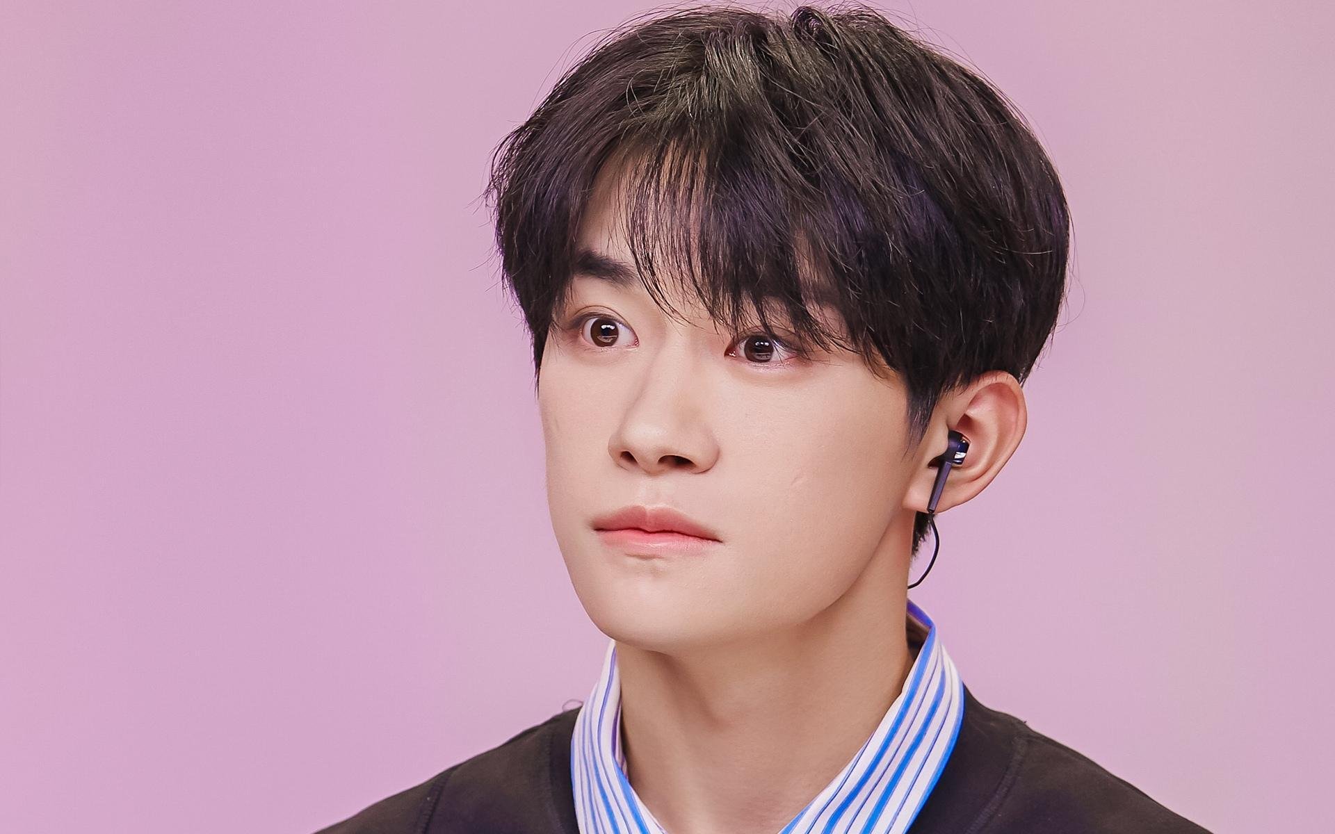 开云体育APP下载-“西甲明星表现稳健，引领球队持续猛追”，西甲明星球员